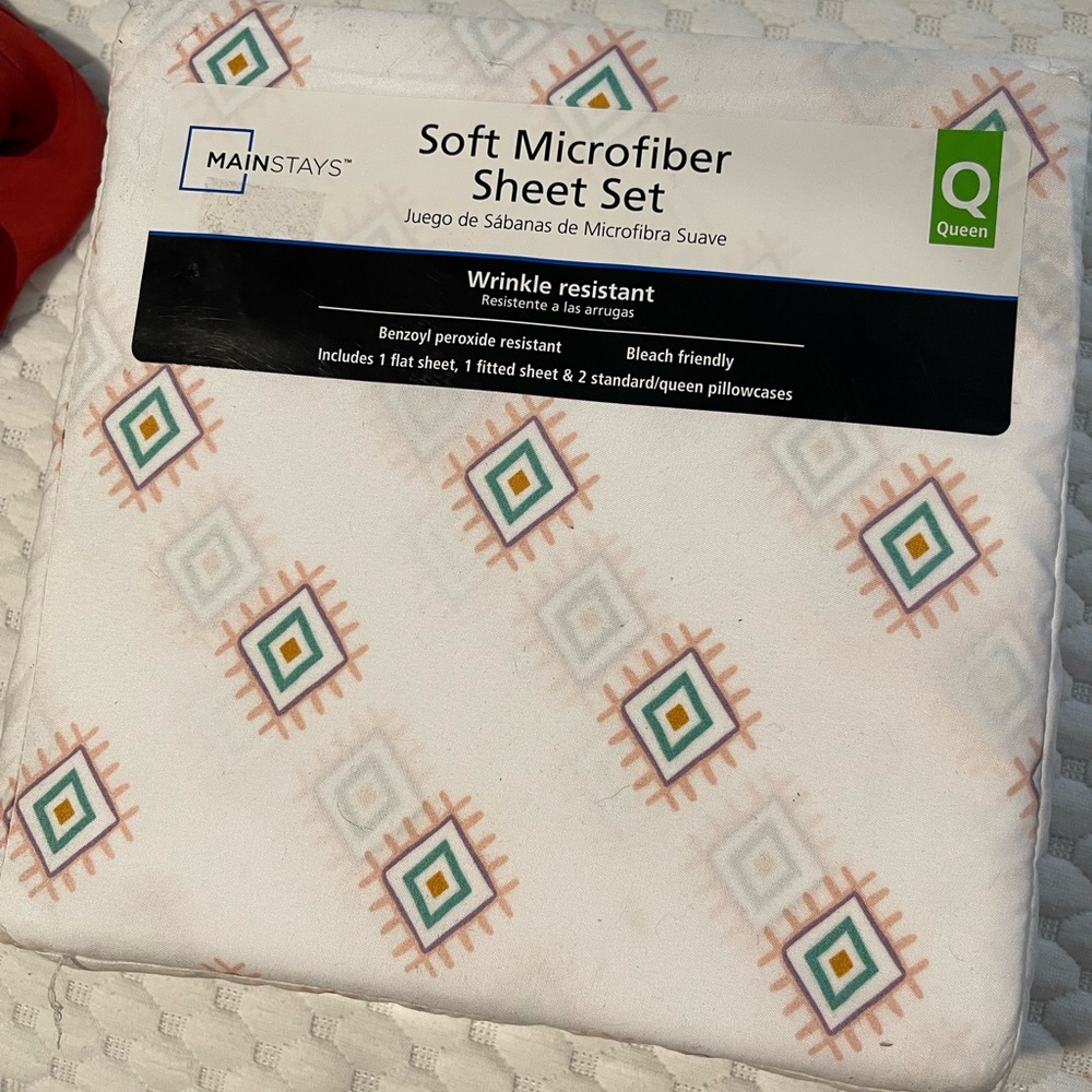 Mainstay queen microfiber Aztec pattern sheet set